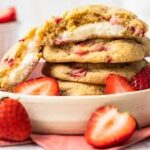 strawberry-cheesecake-cookies